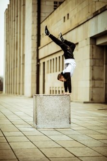 Street workout cviky, které si můžete zacvičit doma i venku